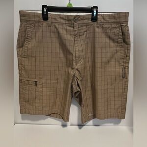 Men”s Greg Norman For Tasso Elba Five Iron Tan & Brown Plaid Golf Shorts Size 38